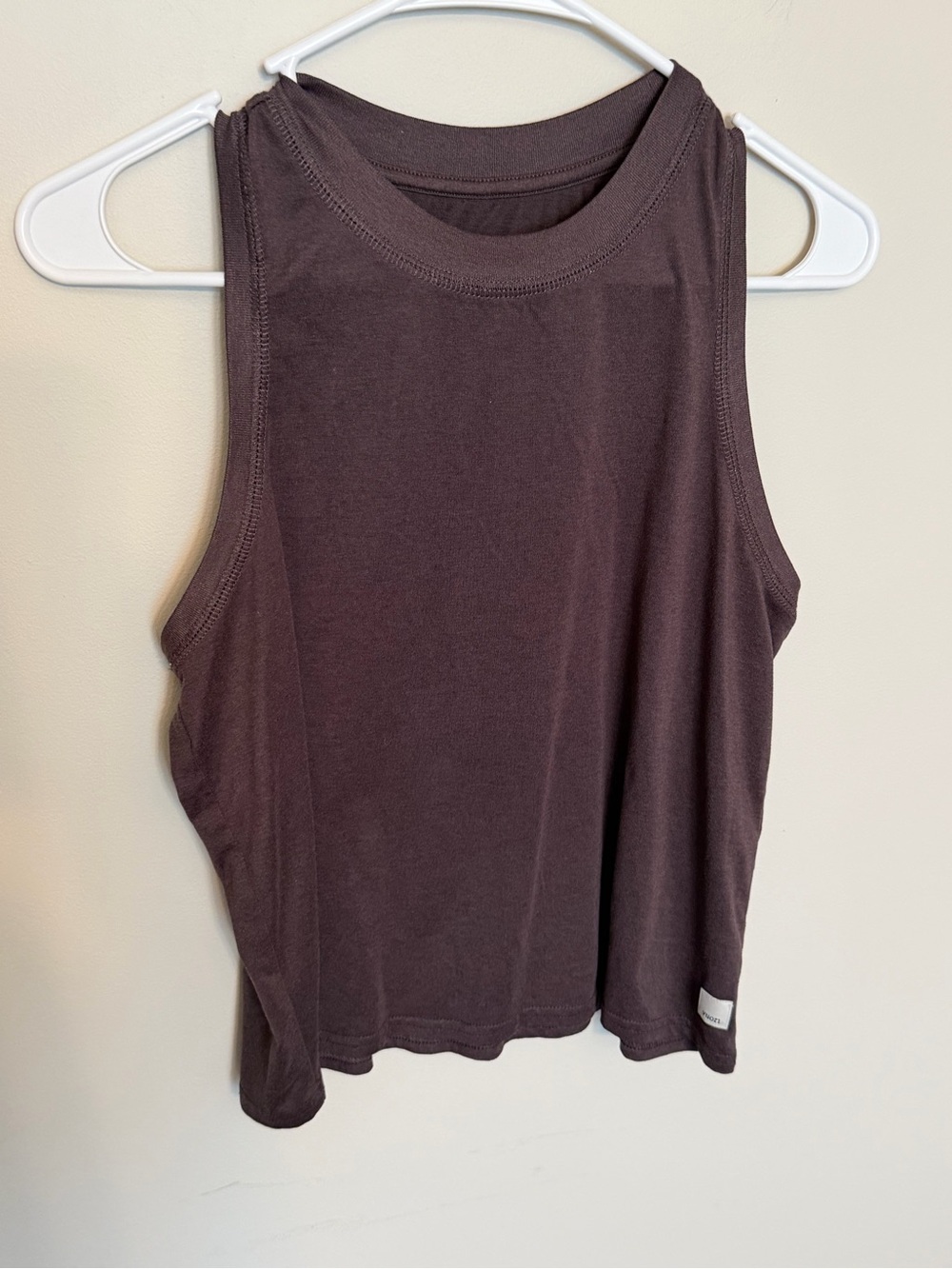 Vuori Energy Tank Top size Small in Dark Brown VGUC
